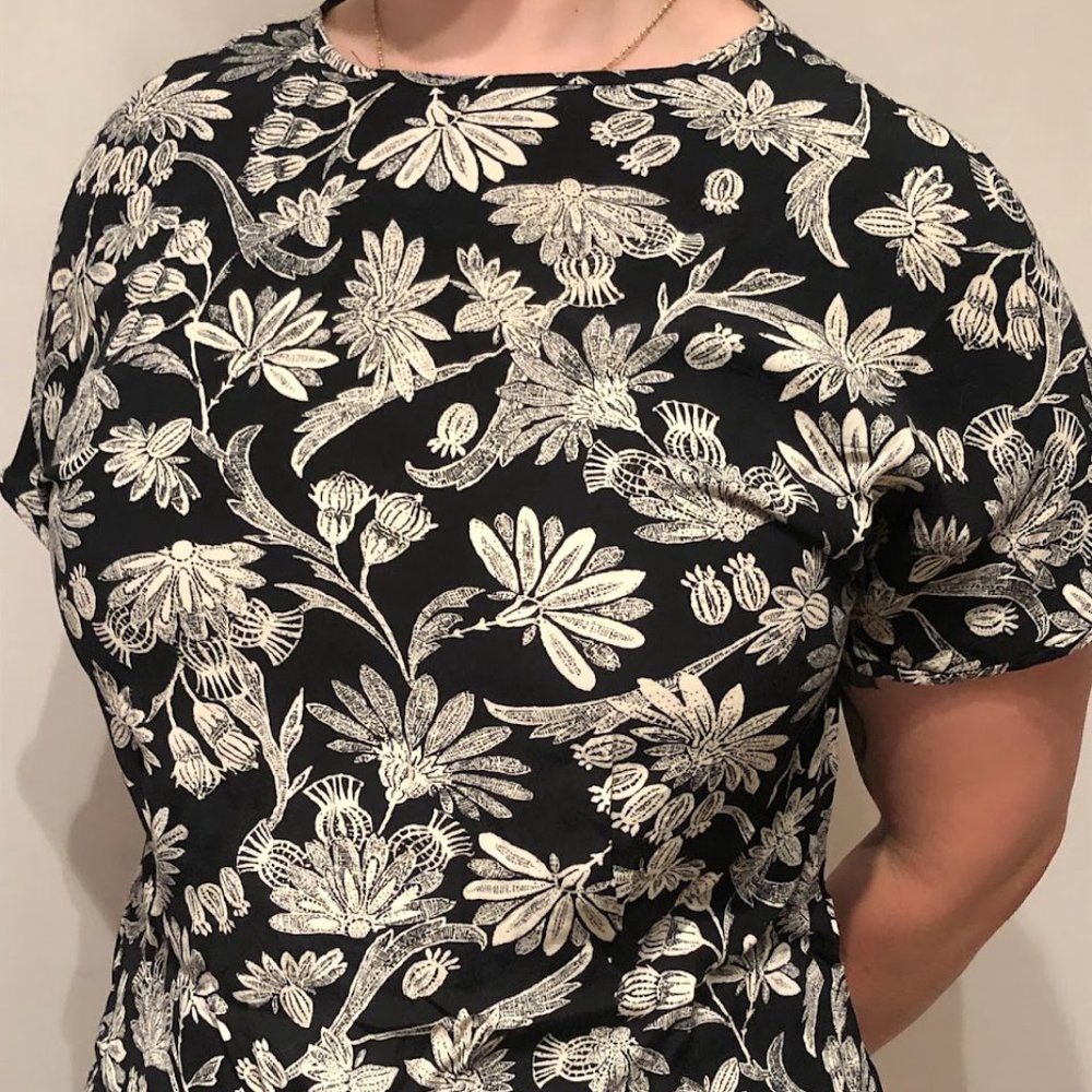 Black and White Floral Print Blouse Size L